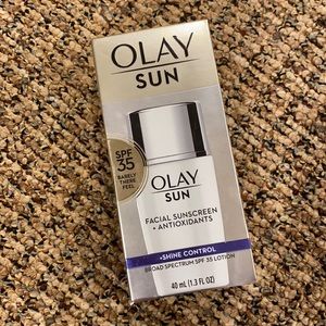 Olay Sun Sunscreen Antioxidants Shine Control